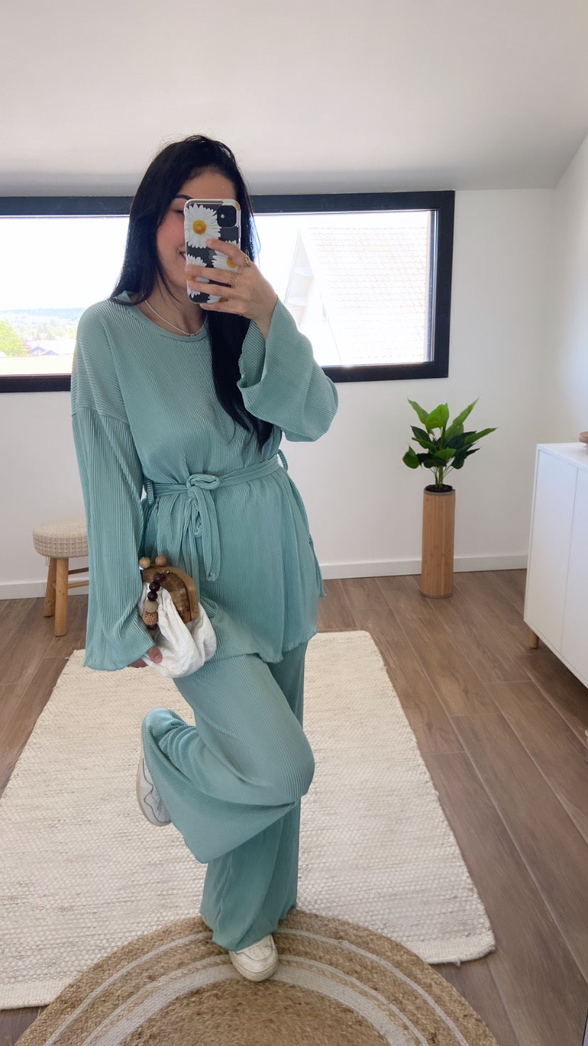 Ensemble plissé vert