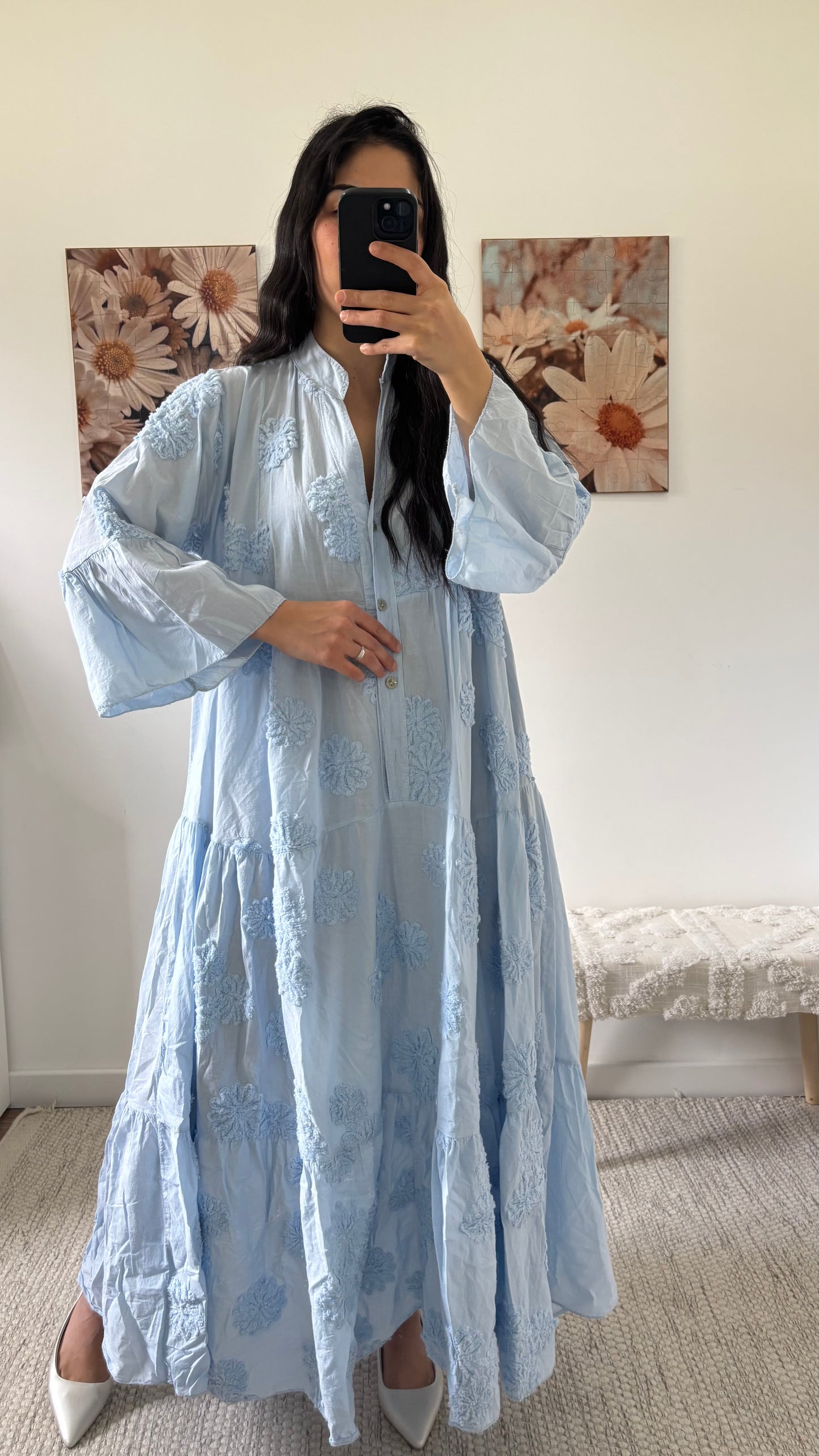 Robe brodée pastel