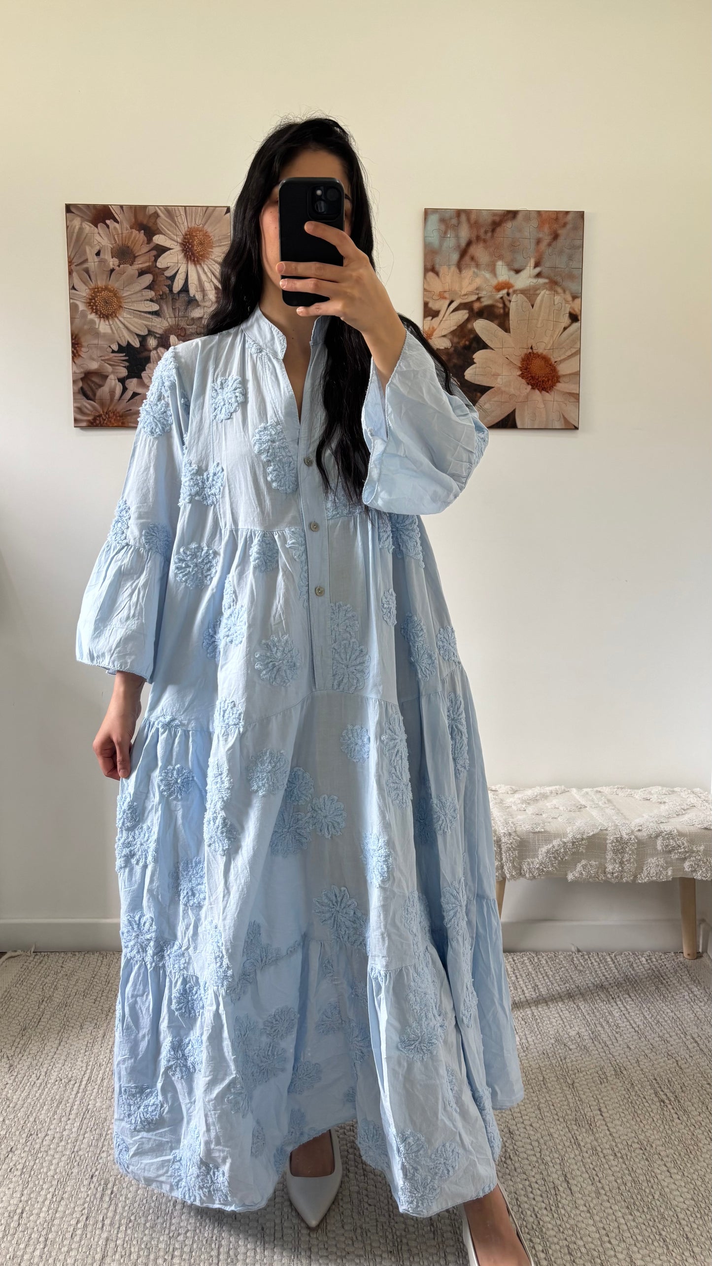 Robe brodée pastel